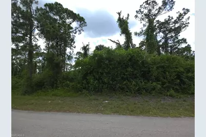 566 Parker Ave S, Lehigh Acres, FL 33974 - Photo 1