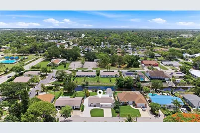 27051 Sun Aqua Ln, Bonita Springs, FL 34135 - Photo 32