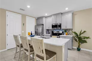 14695 Edgewater Cir, Naples, FL 34114 - Photo 10