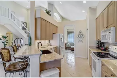 1041 Jardin Dr, Naples, FL 34104 - Photo 2