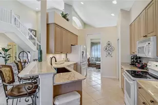 1041 Jardin Dr, Naples, FL 34104 - Photo 2
