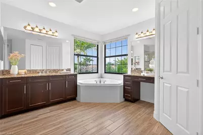 13852 Luna Dr, Naples, FL 34109 - Photo 12