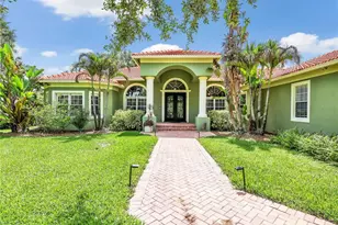 530 13th St NW, Naples, FL 34120 - Photo 1