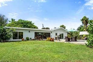 2271 Harbor Rd, Naples, FL 34104 - Photo 6