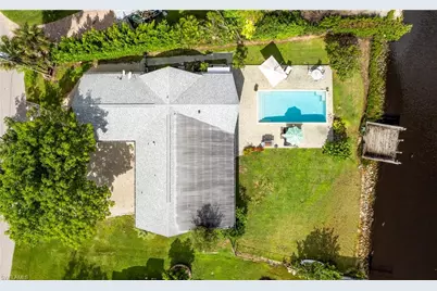 2271 Harbor Rd, Naples, FL 34104 - Photo 4