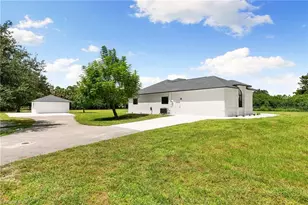 221 10th St SE, Naples, FL 34117 - Photo 32