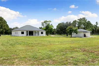 221 10th St SE, Naples, FL 34117 - Photo 36