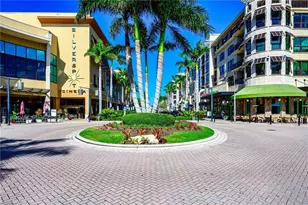 586 Beachwalk Cir, Naples, FL 34108 - Photo 34