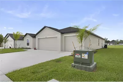 17158 Pompeii Way, North Fort Myers, FL 33917 - Photo 2
