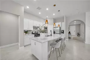 19649 Aqua View Ln, Fort Myers, FL 33913 - Photo 4