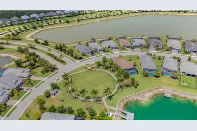 19649 Aqua View Ln, Fort Myers, FL 33913 - Photo 32