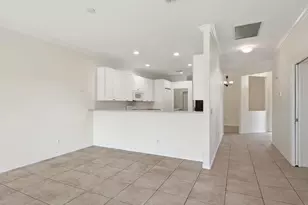 1817 Avian Ct, Naples, FL 34119 - Photo 6