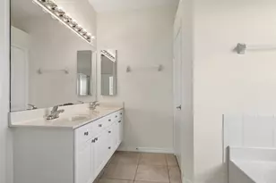 1817 Avian Ct, Naples, FL 34119 - Photo 14