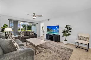 925 New Waterford Dr, Naples, FL 34104 - Photo 4