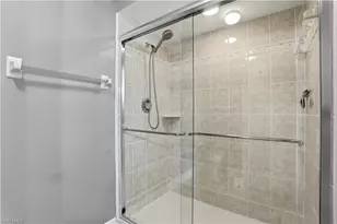 7360 Glenmoor Ln, Naples, FL 34104 - Photo 20