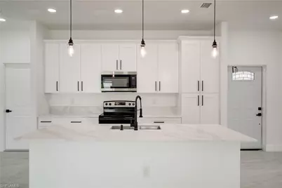 1020 Carroll St E, Lehigh Acres, FL 33974 - Photo 10