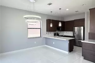 8984 Madrid Cir, Naples, FL 34104 - Photo 4