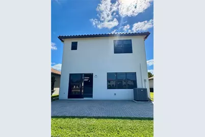 8984 Madrid Cir, Naples, FL 34104 - Photo 24