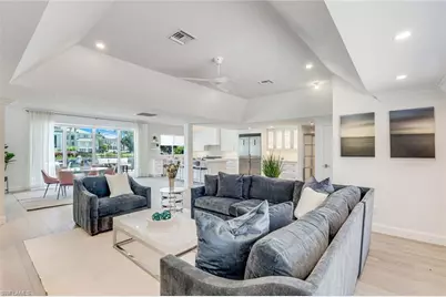 151 Bayview Ave, Naples, FL 34108 - Photo 6