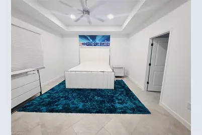 9230 Aqua Overlook Ct, Lehigh Acres, FL 33936 - Photo 6