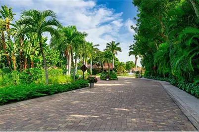 613 Beachwalk Cir #J, Naples, FL 34108 - Photo 30
