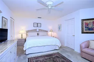613 Beachwalk Cir, Naples, FL 34108 - Photo 16