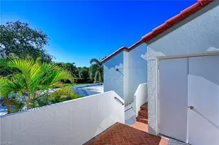 613 Beachwalk Cir, Naples, FL 34108 - Photo 6