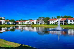 613 Beachwalk Cir, Naples, FL 34108 - Photo 2