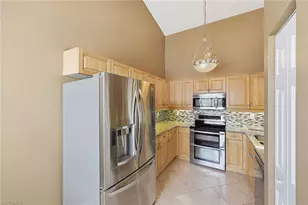 2650 Creek Ln, Naples, FL 34119 - Photo 18