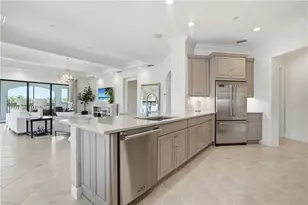 2543 Marquesa Royale Ln, Naples, FL 34109 - Photo 10