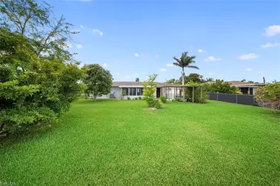 803 Monet St, Lehigh Acres, FL 33936 - Photo 32