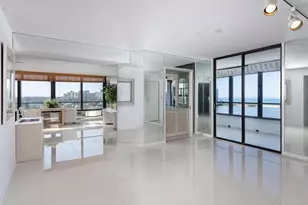 5555 Heron Point Dr, Naples, FL 34108 - Photo 4