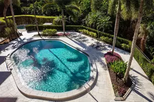 5555 Heron Point Dr, Naples, FL 34108 - Photo 10