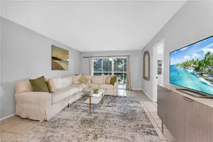 499 Forest Lakes Blvd, Naples, FL 34105 - Photo 2