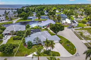 8390 Riviera Ave, Fort Myers, FL 33919 - Photo 44