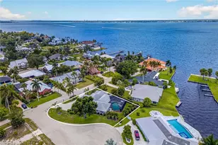 8390 Riviera Ave, Fort Myers, FL 33919 - Photo 48