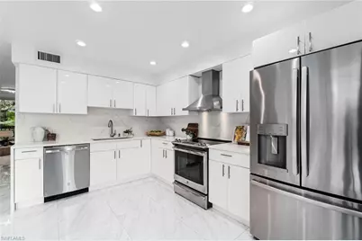 995 9th Ave S #4, Naples, FL 34102 - Photo 16