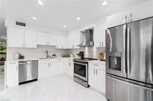995 9th Ave S, Naples, FL 34102 - Photo 16