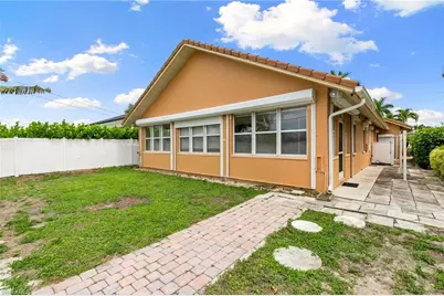 526 100th Ave N, Naples, FL 34108 - Photo 24