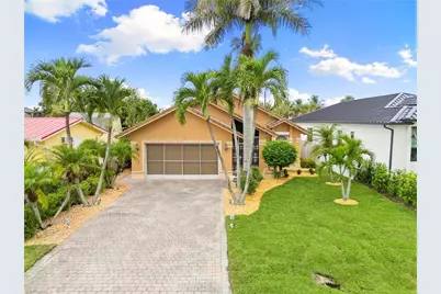 526 100th Ave N, Naples, FL 34108 - Photo 2