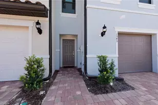 1552 Lake Jessup Cir, Cape Coral, FL 33909 - Photo 2