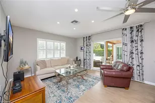 363 Juli Fe Dr, Naples, FL 34110 - Photo 10