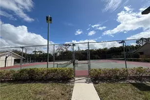 3425 Anton Ct, Naples, FL 34109 - Photo 4