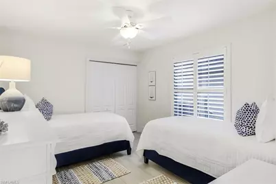 914 Marble Dr, Naples, FL 34104 - Photo 22
