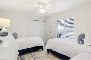 914 Marble Dr, Naples, FL 34104 - Photo 22