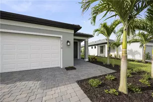 19218 Hinkley Dr, Estero, FL 33928 - Photo 4