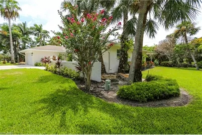 2901 Crayton Rd, Naples, FL 34103 - Photo 20