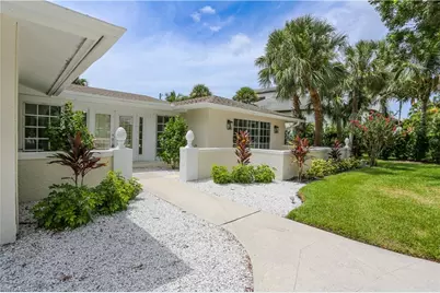 2901 Crayton Rd, Naples, FL 34103 - Photo 16