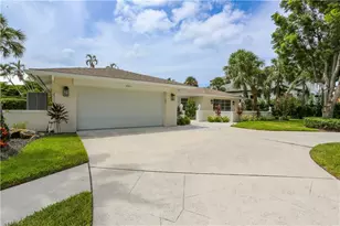 2901 Crayton Rd, Naples, FL 34103 - Photo 12