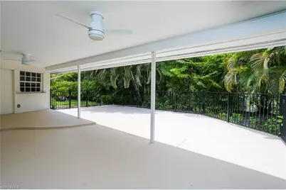 2901 Crayton Rd, Naples, FL 34103 - Photo 24